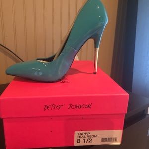 Betsey Johnson Tappp heels in Teal Neon size 8-1/2